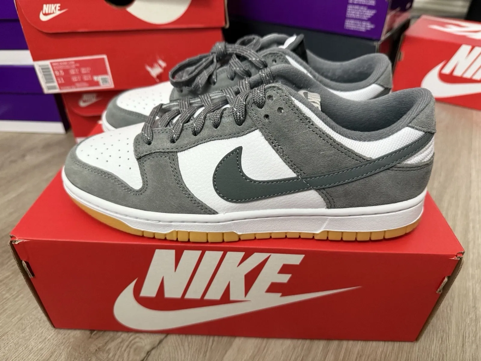 SB Dunk Low Dark Smoke Grey
